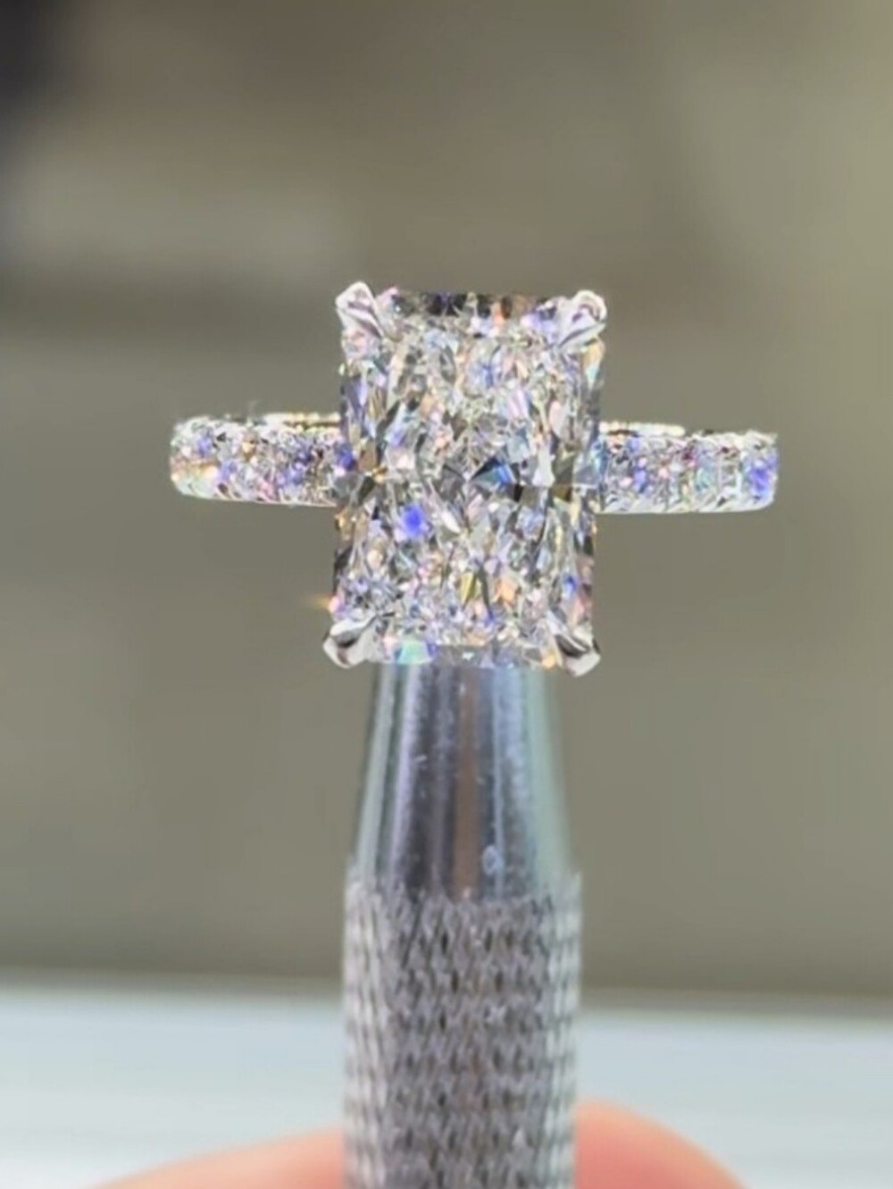 New 3ct Outstanding IGI Certified Lab Grown Diamond, 14k White Gold
